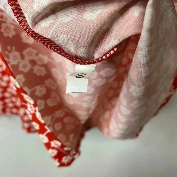 Boutique Red Floral Romper - Picture 5 of 5